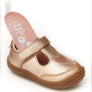 Stride Rite 360 Mariella Sneaker (Size 4M)